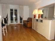 Purchase sale three-room apartment Chessy