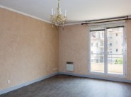 Purchase sale three-room apartment Poissy